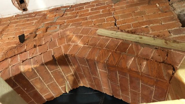 Problem: Cracks in masonry which require structural anchoring