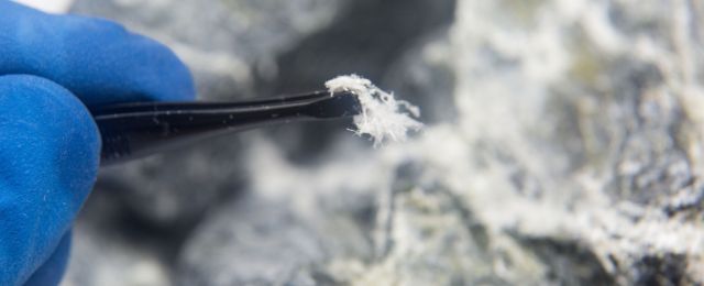 close up caption of asbestos fibre