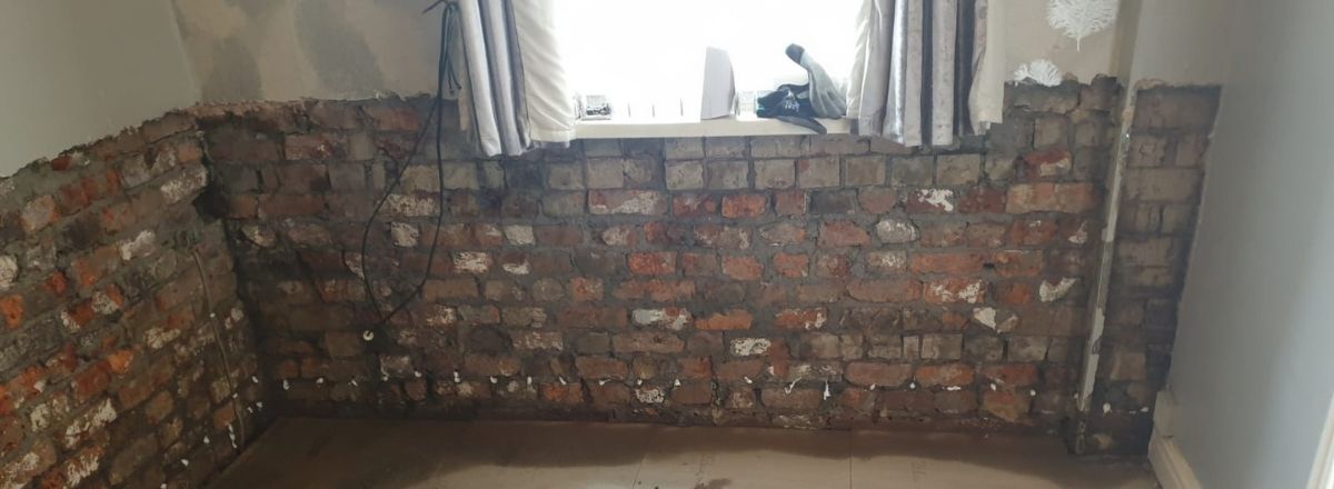 Damp proof injection installation