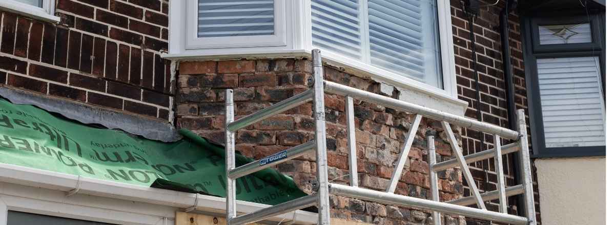 crack stitching outside a buliding