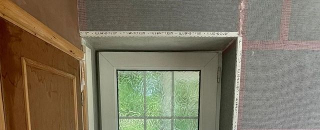 Thermal tiles on walls